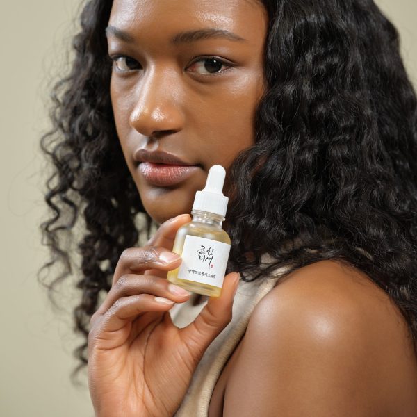 glow-serum1_404336f4-9227-4be9-959e-cd4a2c99f248